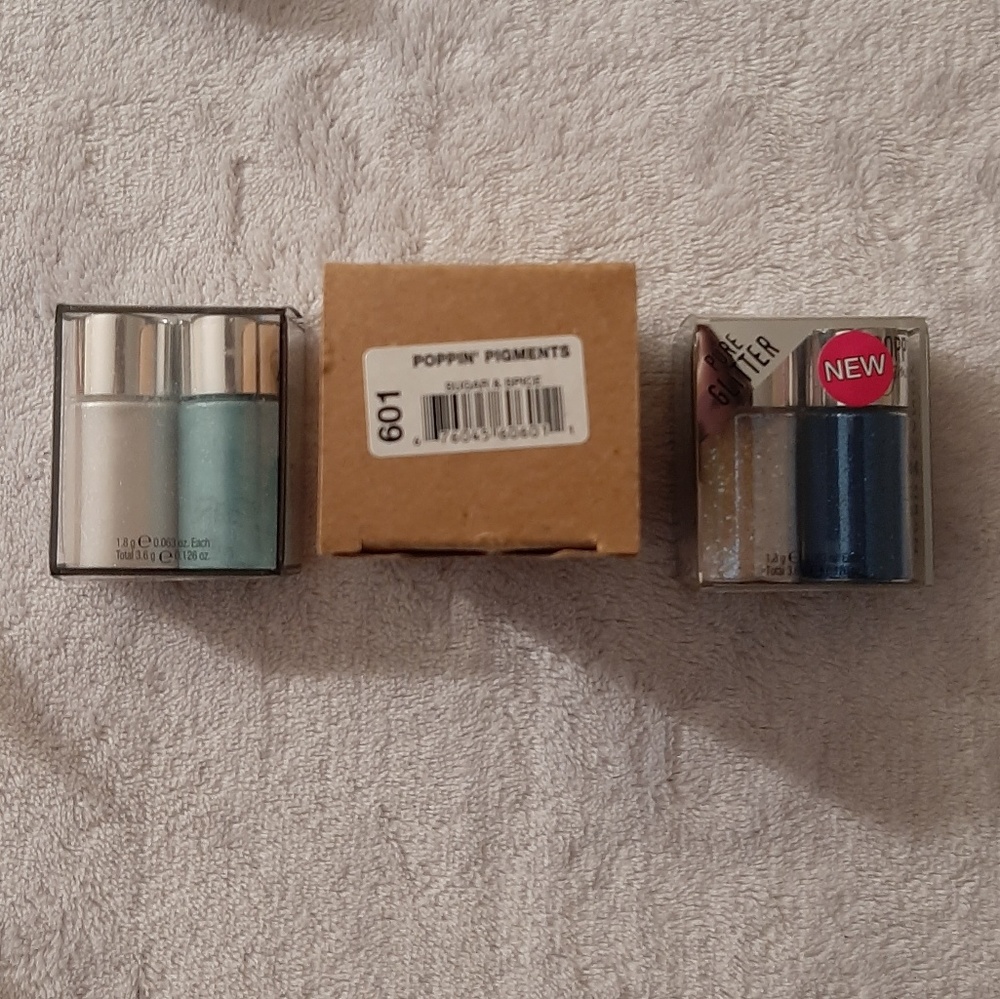 Hard Candy Loose Pigment and Glitter Eyeshadow